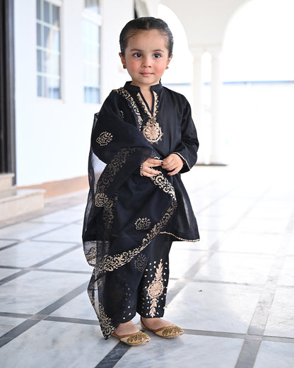 Embroidered-Lawn-K-01