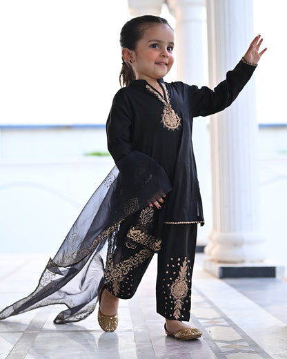 Embroidered-Lawn-K-01